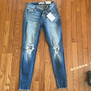 KanCan distressed ankle jeans - size 26